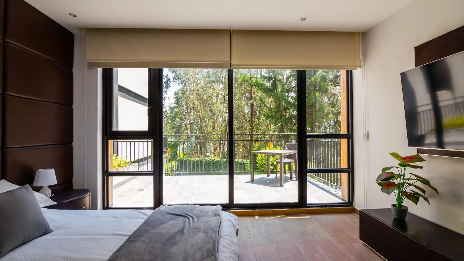 Arezzo Forest View Кито Апартаменты